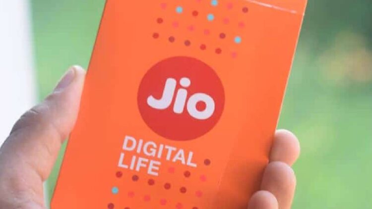 Jio के लिए चुनौतियां जारी, अक्टूबर में लाखों ग्राहक खोए, जबकि बीएसएनएल में उछाल देखा गया