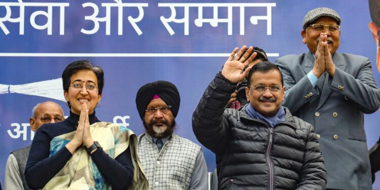 अरविंद केजरीवाल का दावा है कि दिल्ली चुनाव से पहले फर्जी मामले में सीएम आतिशी को जल्द गिरफ्तार किया जाएगा