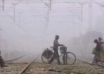 आज का मौसम: उत्तर भारत में शीत लहर की चपेट में इन राज्यों में बारिश, आईएमडी ने जारी किया ऑरेंज अलर्ट