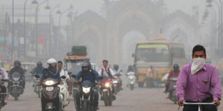 दिल्ली का AQI 388 पर 'बहुत खराब' बना हुआ है