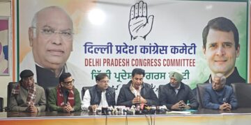 दिल्ली चुनाव: कांग्रेस ने घोषणापत्र पर अहम बैठक की, AAP के 2 पूर्व विधायक पार्टी में शामिल हुए