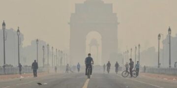 दिल्ली वायु प्रदूषण: पूरे NCR में GRAP-4 उपाय लागू, AQI गिरकर 'गंभीर+' श्रेणी में पहुंचा