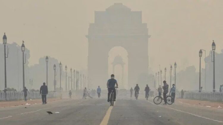 दिल्ली वायु प्रदूषण: पूरे NCR में GRAP-4 उपाय लागू, AQI गिरकर 'गंभीर+' श्रेणी में पहुंचा