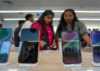 फ्लिपकार्ट के एक्सचेंज डील + 14 मिनट की डिलीवरी के साथ iPhone 15 को 26,999 रुपये में खरीदें!