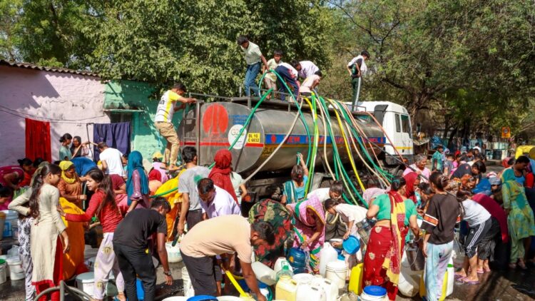 यमुना में अमोनिया का स्तर बढ़ने से दिल्ली के कुछ हिस्सों में पानी की कमी | प्रभावित क्षेत्रों की सूची देखें