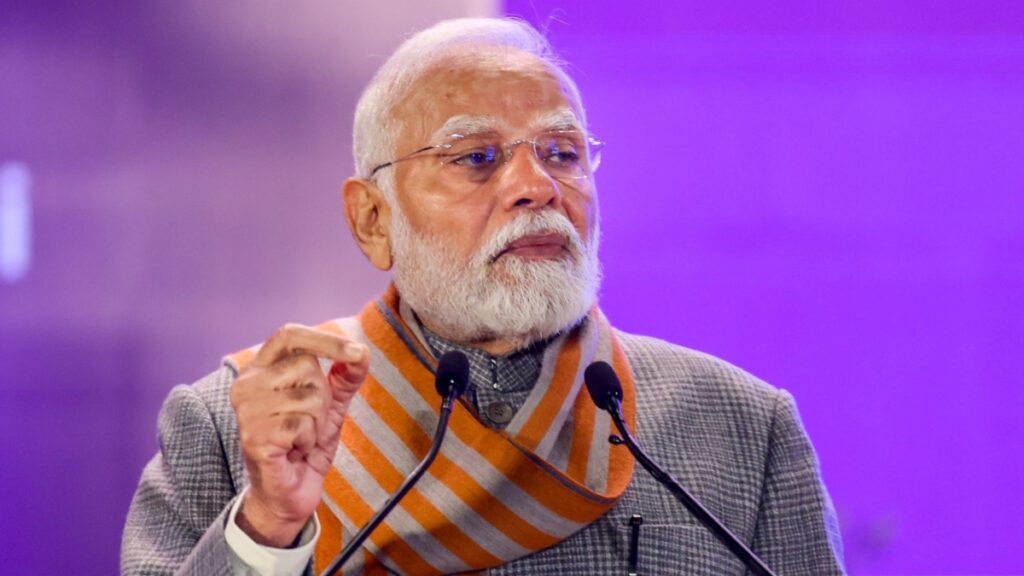 पीएम मोदी ने 8वें वेतन आयोग को दी मंजूरी, 2026 से लागू होने की संभावना