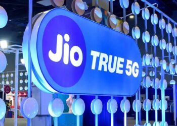 Jio ने अपने करोड़ों यूजर्स को चौंकाते हुए इस लोकप्रिय प्लान की कीमत 100 रुपये बढ़ा दी है