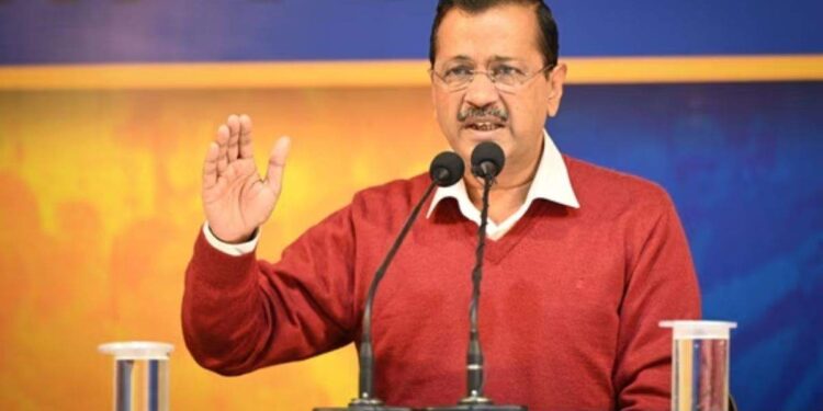 अरविंद केजरीवाल ने ईसी के सवालों का जवाब 'जहर इन यमुना' के बयान पर दिया