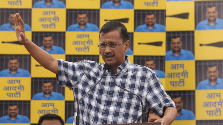 अरविंद केजरीवाल ने पांच साल के भीतर दिल्ली में बेरोजगारी खत्म करने का वादा किया है