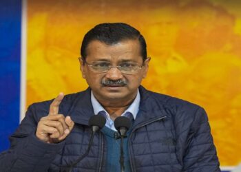 अरविंद केजरीवाल ने पीएम मोदी को लिखा पत्र, दिल्ली मेट्रो में छात्रों के लिए 50 फीसदी छूट की मांग की