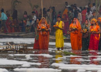 कांग्रेस ने यमुना में शारदा सिन्हा के नाम पर समर्पित छठ घाट का वादा किया