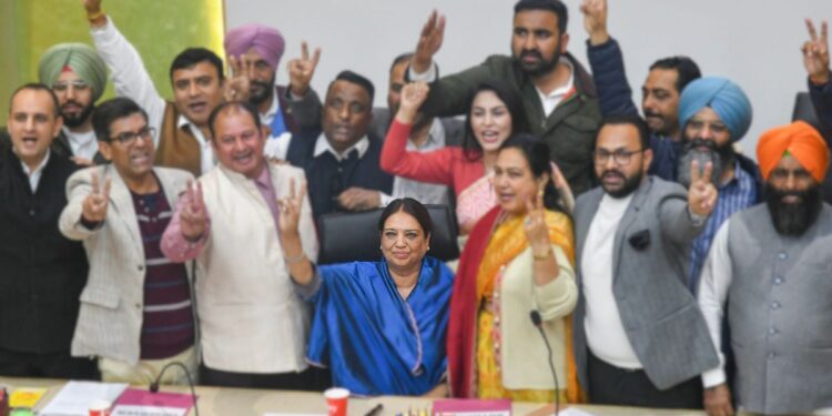 कैसे बीजेपी ने 11 वें घंटे के दोष और 3 क्रॉस-वोट्स के साथ AAP-Congress से चंडीगढ़ मेयर की पोस्ट को देखा