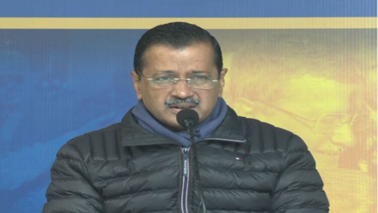 "चुनाव अधिकारी ने बीजेपी के सामने किया सरेंडर": केजरीवाल ने बीजेपी पर वोट धोखाधड़ी का आरोप लगाया