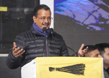 दिल्ली चुनाव: अरविंद केजरीवाल का अशोक गहलोत पर पलटवार, कहा- 'आपने साफ कर दिया कि बीजेपी कांग्रेस की पार्टनर है'