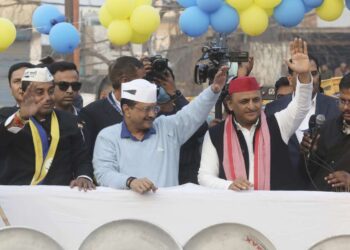 दिल्ली विधानसभा चुनाव: कांग्रेस के लिए स्पष्ट स्नब में अरविंद केजरीवाल के लिए अखिलेश यादव अभियान