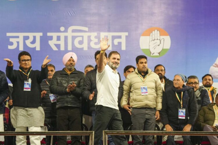 दिल्ली विधानसभा चुनाव: राहुल गांधी ने पूर्व सीएम पर कसा तंज, कहा- 'ये है केजरीवाल की 'चमकती' दिल्ली...'