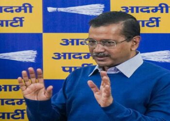 बीजेपी ने आरएसएस प्रमुख को लिखे अरविंद केजरीवाल के पत्र की आलोचना की, उनसे संगठन से 'सेवा की भावना' सीखने को कहा