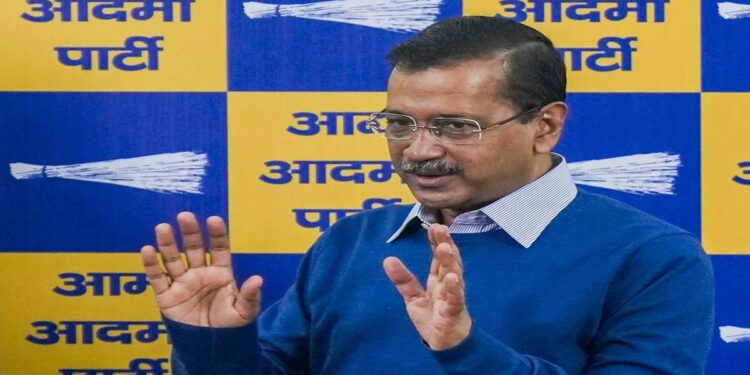 बीजेपी ने आरएसएस प्रमुख को लिखे अरविंद केजरीवाल के पत्र की आलोचना की, उनसे संगठन से 'सेवा की भावना' सीखने को कहा