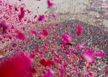 महाकुंभ: पालतू जानवरों से लेकर टैटू तक, कुंभ मेले में युवा भीड़ को देने के लिए सब कुछ है