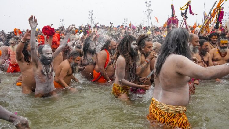 महाकुंभ: 'शाही स्नान' क्यों बन गया 'अमृत स्नान'? | जानिए नाम बदलने के पीछे का कारण और महत्व