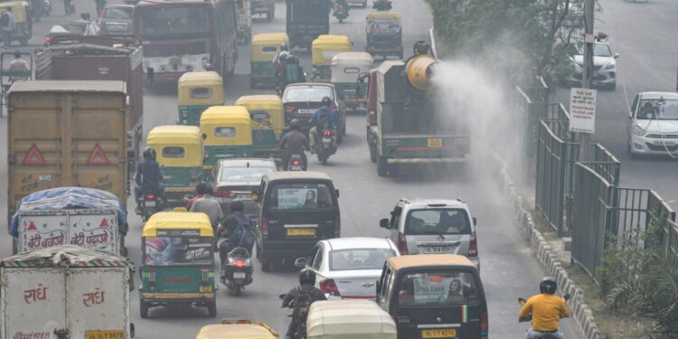 वायु प्रदूषण की स्थिति खराब होने पर दिल्ली-एनसीआर में चरण 3 जीआरएपी प्रतिबंध लगाए गए