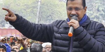 सैफ अली खान पर हमला: केजरीवाल ने महाराष्ट्र सरकार पर मुंबई में लोगों को सुरक्षा प्रदान करने में विफल रहने का आरोप लगाया