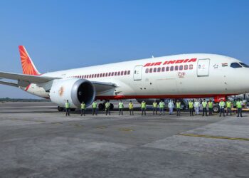 DGCA के बाद एयर इंडिया ने 30 लाख रुपये का जुर्माना लगाया, जिससे एयरलाइन ने पायलट को आवश्यक पुनरावृत्ति के बिना काम करने की अनुमति दी