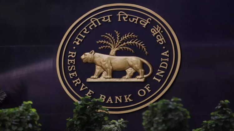 RBI प्रतिबंधों के बाद पैनिकी ग्राहक न्यू इंडिया को-ऑपरेटिव बैंक शाखाओं में आते हैं