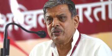 आरएसएस नेता दत्तत्रेय होसाबले महा कुंभ का दौरा करते हैं, विश्वास और संस्कृति के महत्व पर प्रकाश डालते हैं