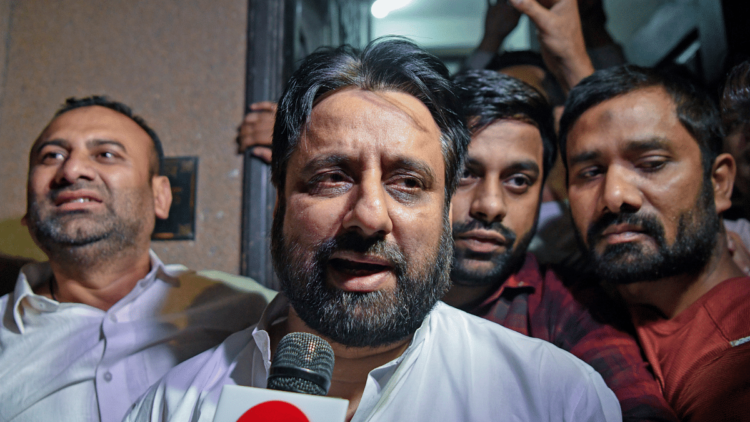 दिल्ली AAP MLA AMANATULLAH खान के रूप में ताजा देवदार का सामना करते हैं, उनकी कानूनी परेशानियों पर एक नज़र, अतीत और वर्तमान