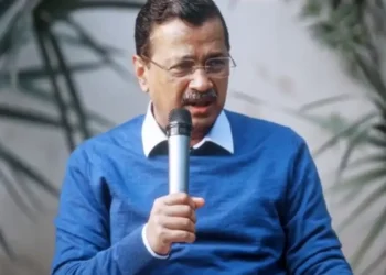 दिल्ली चुनाव 2025: अरविंद केजरीवाल का वादा सड़क विक्रेताओं से! ₹ 10 लाख तक का बीमा, स्वास्थ्य कवर और अधिक गारंटी घोषित