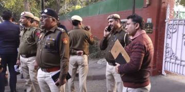 दिल्ली चुनाव: 30,000 पुलिस कर्मियों से लेकर सीसीटीवी तक, कल के लिए सुरक्षा व्यवस्था की जाँच करें