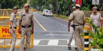 दिल्ली भूकंप: पुलिस ने मजबूत झटके महसूस करने के बाद प्रतिक्रिया दी, लोगों को आपातकालीन मामले में पहुंचने के लिए कहें