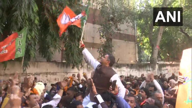 पार्वेश वर्मा वेव्स भाजपा झंडा उत्सव में दिल्ली में अरविंद केजरीवाल को हराने के बाद | वीडियो