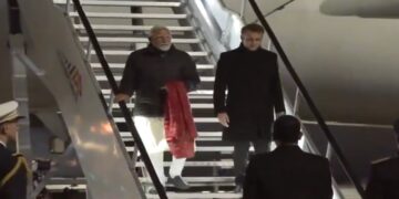 पीएम मोदी फ्रांस के मैक्रोन के साथ मार्सिले का दौरा करते हैं, वीर सावरकर की 'साहसी पलायन' को याद करते हैं