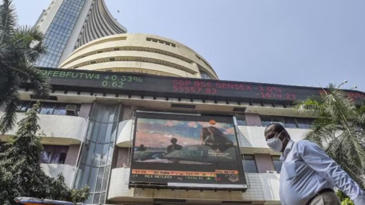 मार्केट ओपनिंग बेल: Sensex 400 से अधिक अंक, निफ्टी 22,650 से नीचे, लाल रंग में सभी सेक्टोरल इंडेक्स