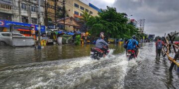 मौसम अद्यतन: ओडिशा, पश्चिम बंगाल और झारखंड में भारी वर्षा, गरज के साथ गरज और ओलावृष्टि की भविष्यवाणी की गई; J & K, हिमाचल प्रदेश और उत्तराखंड में बर्फबारी की संभावना