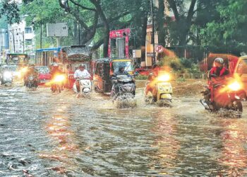 मौसम अद्यतन: दिल्ली में गरज के साथ बारिश की संभावना, इन राज्यों में गिरावट की भविष्यवाणी की गई है विवरण की जाँच करें