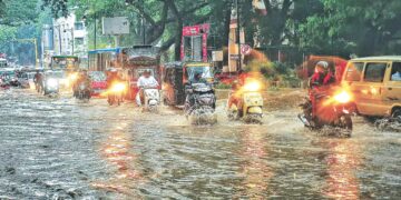 मौसम अद्यतन: दिल्ली में गरज के साथ बारिश की संभावना, इन राज्यों में गिरावट की भविष्यवाणी की गई है विवरण की जाँच करें