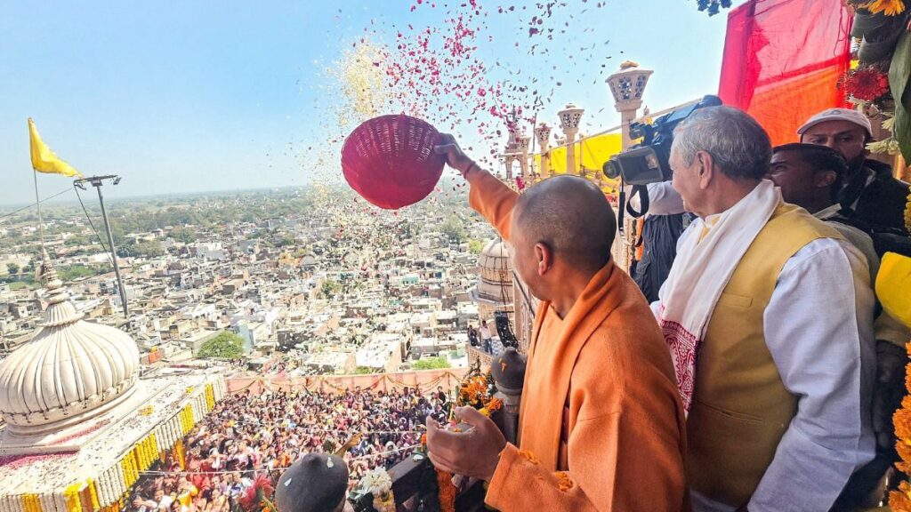 'तारपालिन हिजाब' मुसलमानों को घर के अंदर रहने के लिए आग्रह करने के लिए, भाजपा की होली कथा के पीछे क्या है