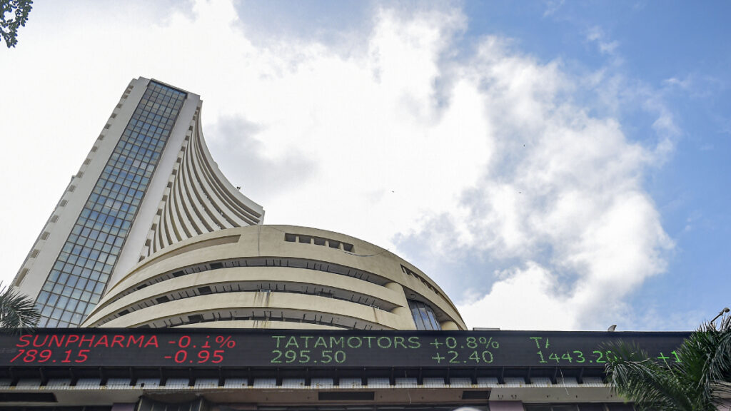 मार्केट ओपनिंग बेल: Sensex ने 100 से अधिक अंक प्राप्त किए, निफ्टी 22,850 से ऊपर, यह स्टॉक ड्रैग्स