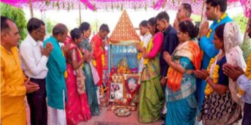 गुजरात: सुनीता विलियम्स का होम विलेज आरती और प्रार्थनाओं के साथ पृथ्वी पर अपनी सुरक्षित वापसी मनाता है