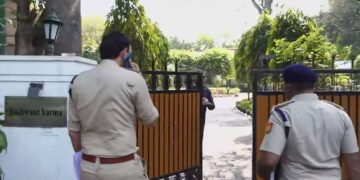 जस्टिस यशवंत वर्मा कैश रो: दिल्ली पुलिस 8 पुलिस के मोबाइल को जब्त करती है, फोरेंसिक परीक्षा के लिए फोन भेजती है