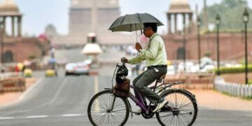 दिल्ली ने 2022 के बाद से 38.9 डिग्री सेल्सियस पर सबसे हॉट डे डे रिकॉर्ड किया, AQI 'गरीब' बना हुआ है