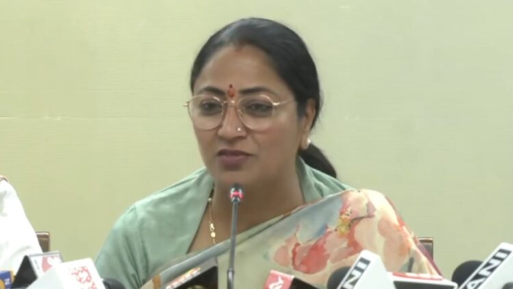 दिल्ली बजट 2025: सीएम रेखा गुप्ता लोगों से सुझाव मांगता है, 'सभी पोल वादों को पूरा करने की कोशिश कर रहा है'