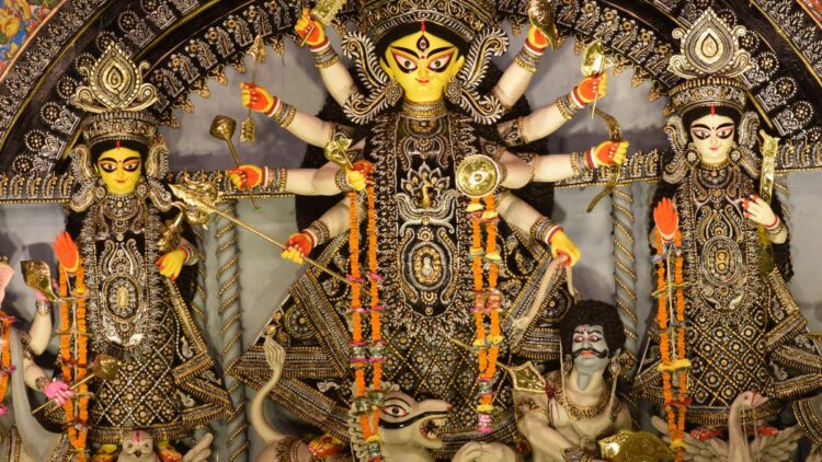 नवरात्रि 2025: मा दुर्गा के नौ रूपों को समझना