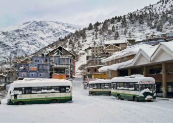 भारी बर्फबारी के कारण हिमाचल प्रदेश के कई शहरों में बोर्ड परीक्षा स्थगित कर दी गई, पूरी सूची की जाँच करें