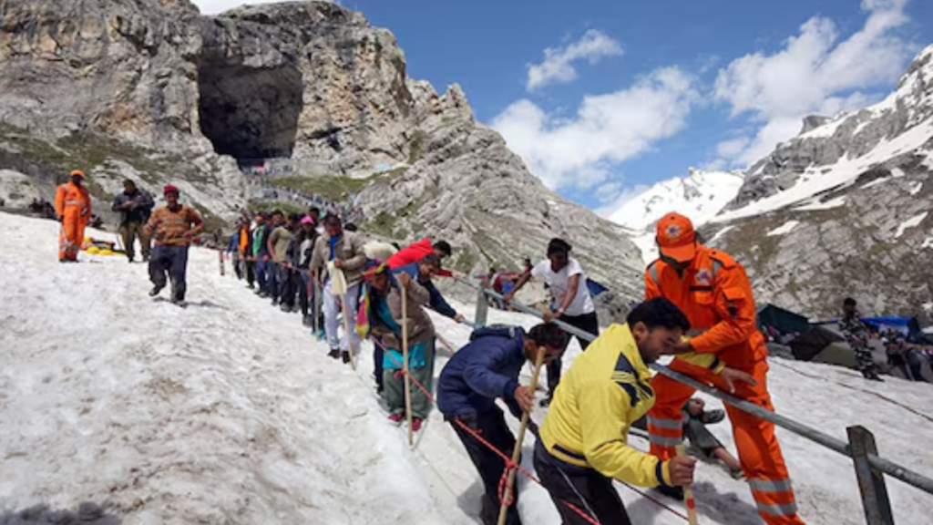 अमरनाथ यात्रा 2025 पंजीकरण आज शुरू होता है - अपनी आध्यात्मिक सीट बुक करें!