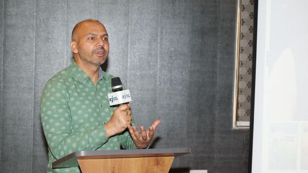 डॉ। गागनेश शर्मा ने भारत भर में जैविक और प्राकृतिक खेती को आगे बढ़ाने के लिए जैव-इनपुट संसाधन केंद्रों, नई प्रमाणन योजनाओं, और हितधारक सहयोग पर प्रकाश डाला।