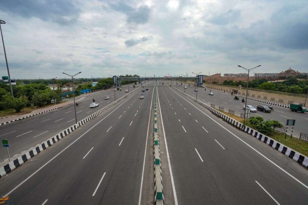 दिल्ली के लिए अच्छी खबर: मानसून से पहले मरम्मत की जाने वाली 600 किलोमीटर की सड़कों पर, यहां पूरी योजना पढ़ें